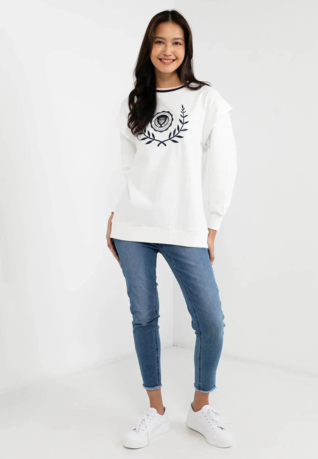 VOIR JEANS British-Style Badge Print Sweater